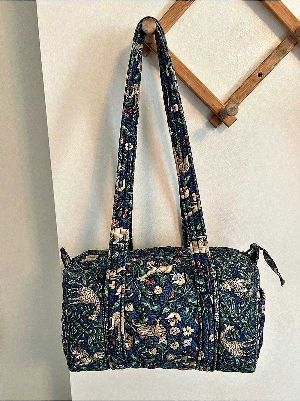 Vera Bradley Vintage Animal Kingdom Original 100 Barrel Bag